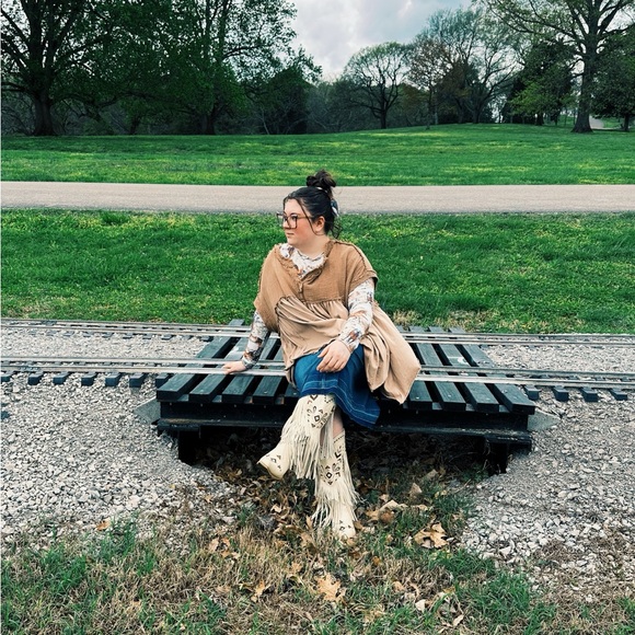 Meet your Posher, Natalie - Picture 2 of 7